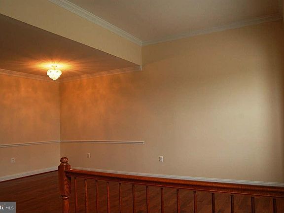 5th image of 862 Rockford Sq NE