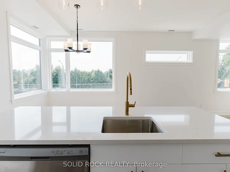845 Champlain St #9 — Photo 26