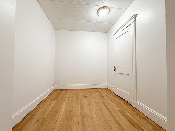 5th image of 7 Holland Ave APT 8