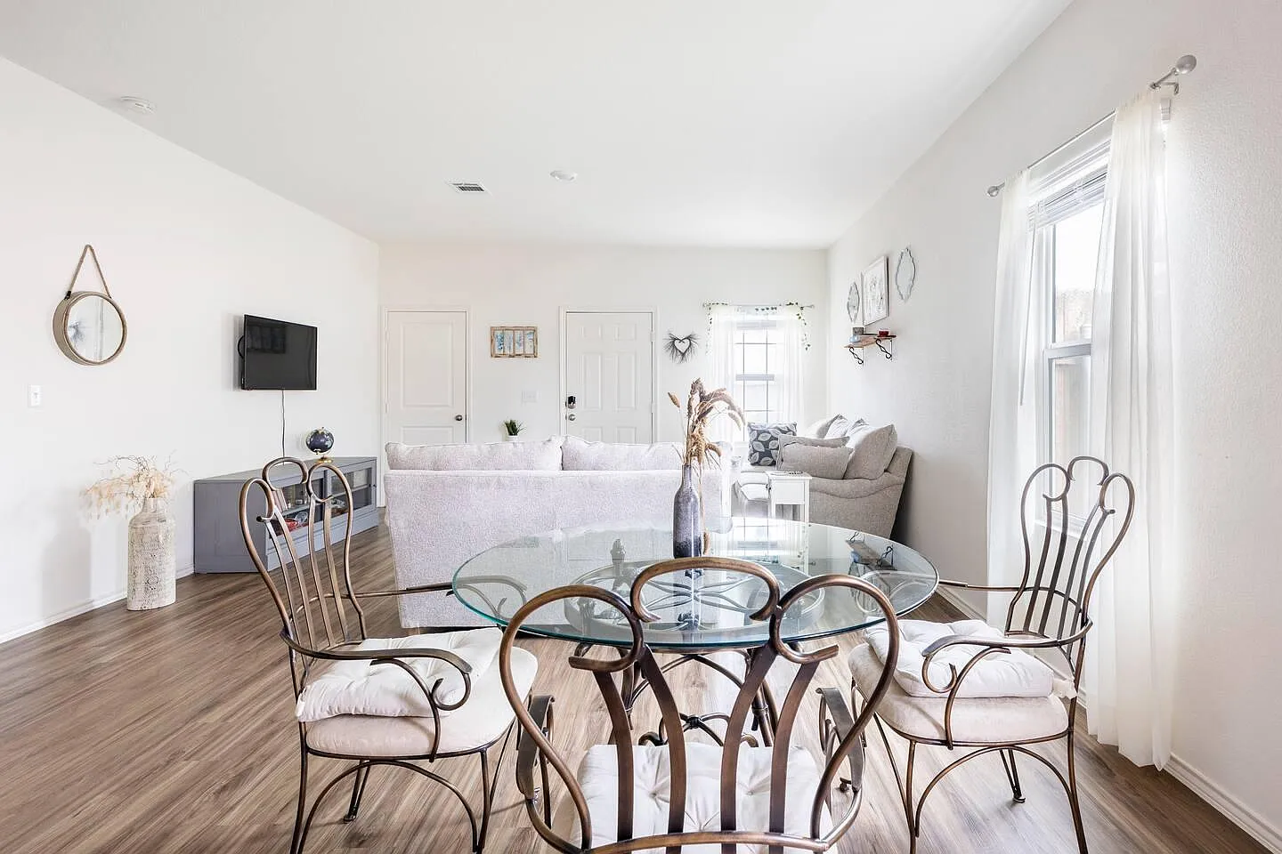 14116 Lyndora Ln — Photo 1