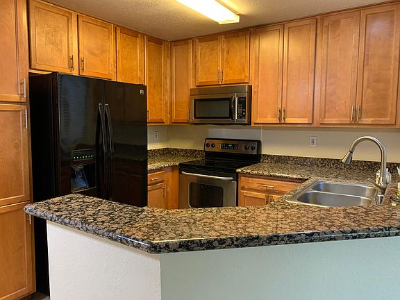 3rd image of 78650 Avenue 42 APT 701