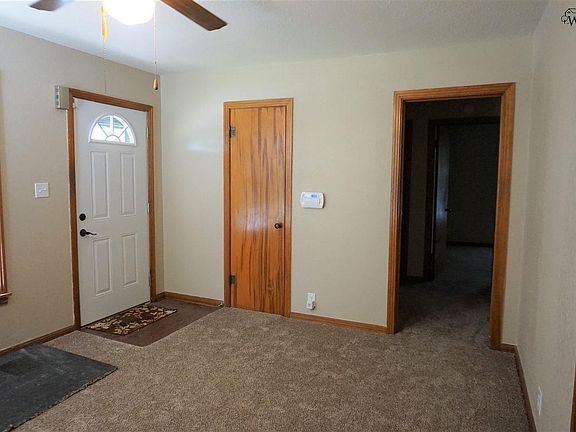 3rd image of 316 Rockwood Dr