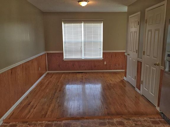 4th image of 256 Brittany Cir