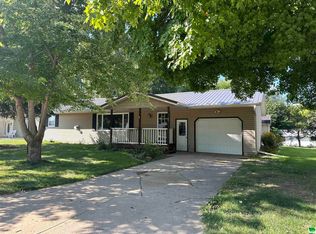 831 E Mill St, Akron, IA 51001