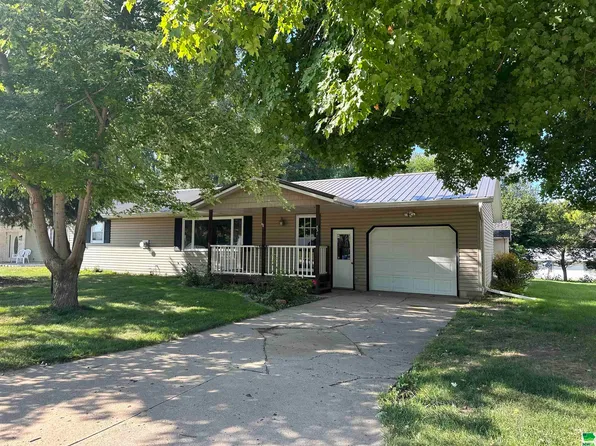 831 E Mill St, Akron, IA 51001