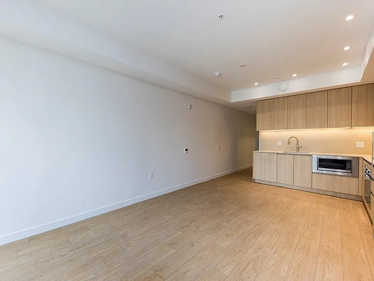 2868 Nanaimo St #1 — Photo 18