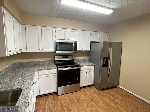 4th image of 7624 Jordon Hollow Ct