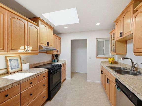 5th image of 2089 Orestes Way