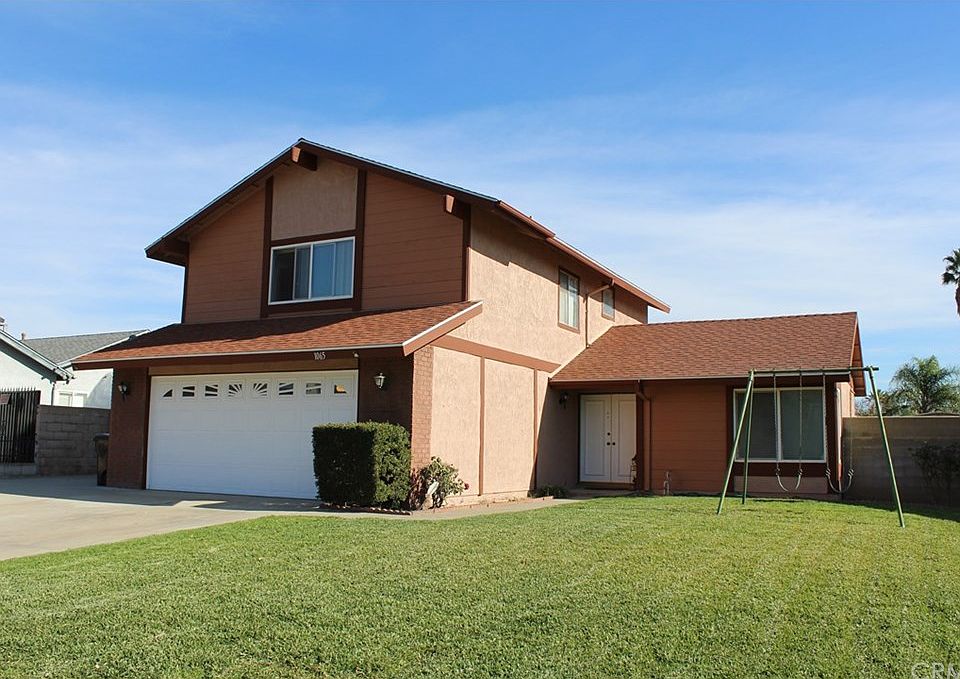 2nd image of 1065 S Larch Ave