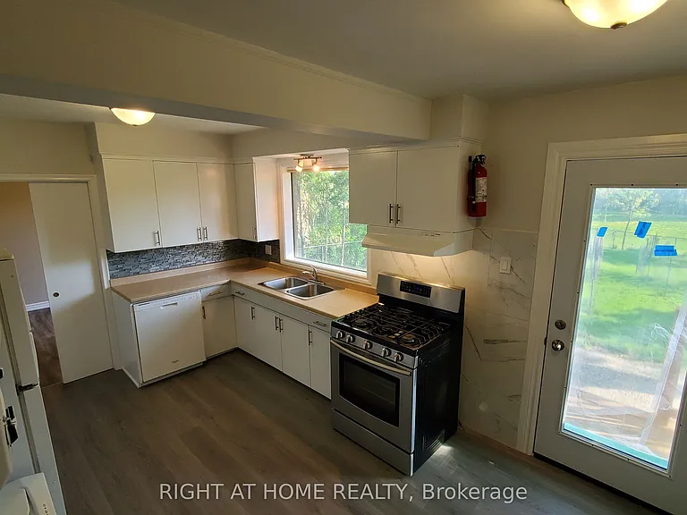 169 Yorkview Dr #1 — Photo 10