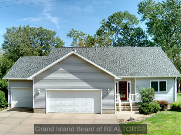 429 Renee Rd, Doniphan, NE 68832