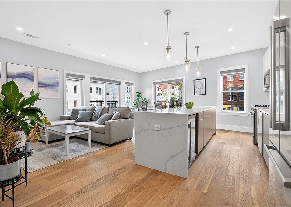 1st image of 21 Glen Rd #10