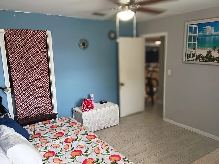 2219 Scott St — Photo 2