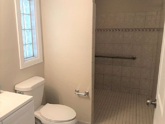 5th image of 1195 W Hill Ct