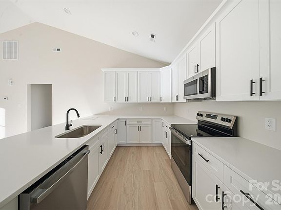 5th image of 5101 Ridge St