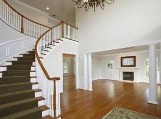 1575 Maddux Ln, Mc Lean, VA 22101