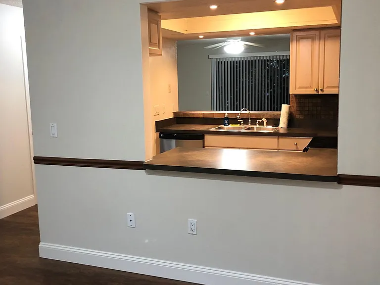 915 Sunridge Dr — Photo 5