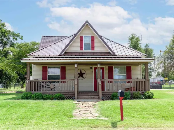 704 6th St, Elgin, OK 73538