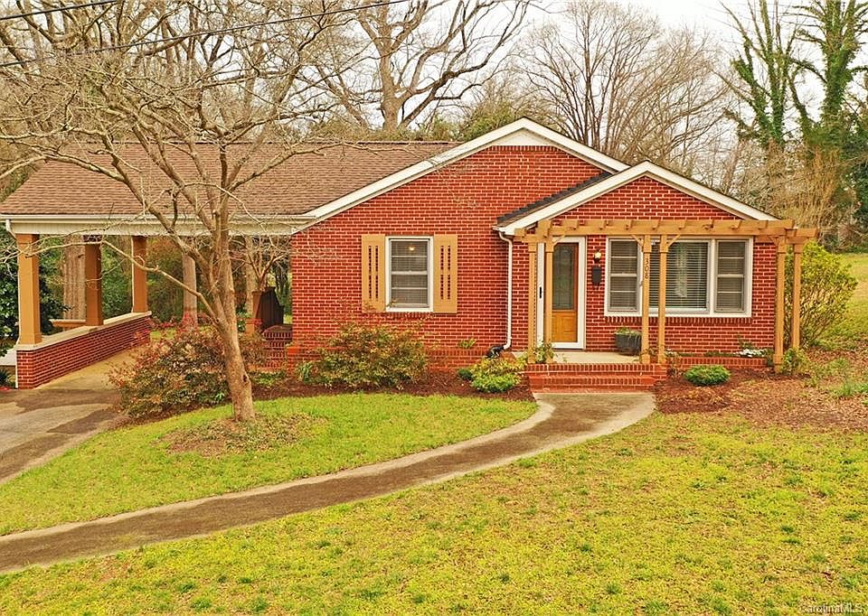 1st image of 308 Hillcrest Ave
