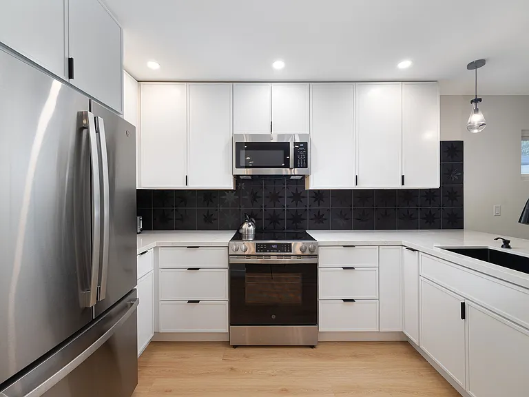 2807 Dale St — Photo 9