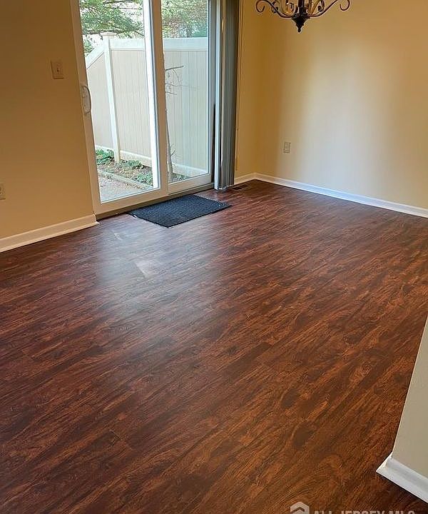 1st image of 105 Thoreau Dr
