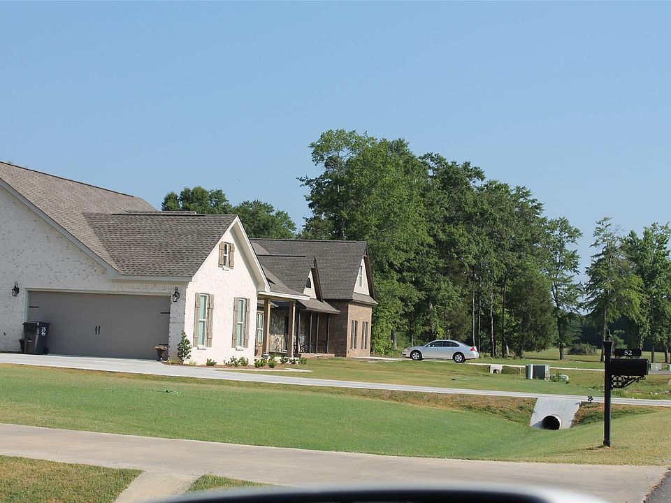 2nd image of 72 Bentom Dr