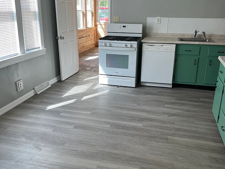 1701 Plum St #1 — Photo 2