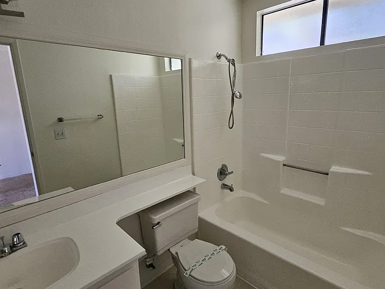 1140 Belmont Ave #7 — Photo 3