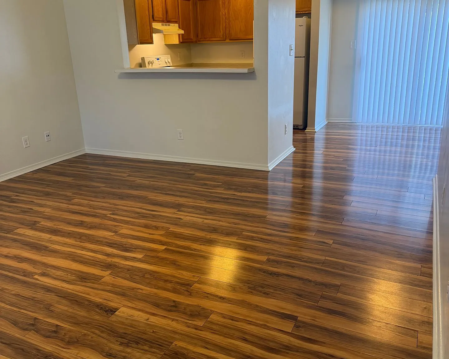 Spacious 3 BR/2.5 bath townhome with attached garage — Photo 1