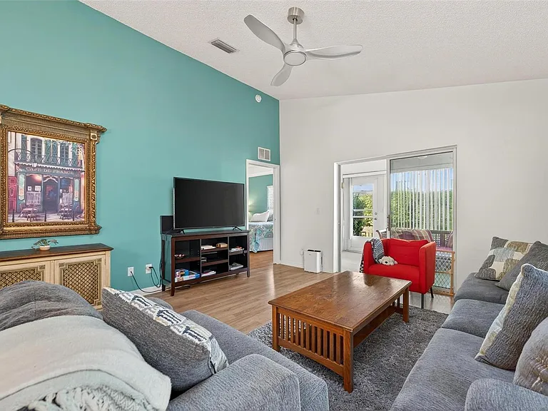 2048 NW 50th Ave — Photo 13