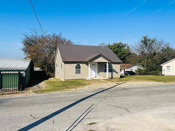 2nd image of 860 25th St