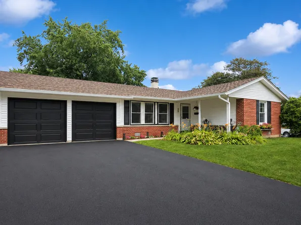 680 Brantwood Ct, Elk Grove Village, IL 60007