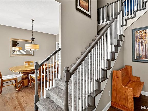 4th image of 14 W Southcrest Cir
