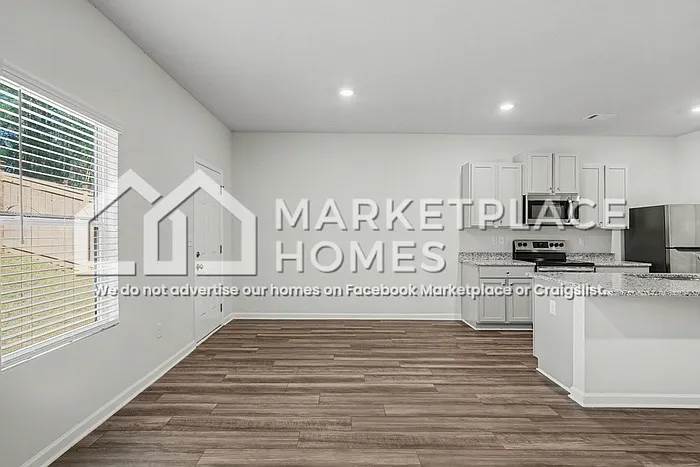 261 Oakwood Dr NW — Photo 4