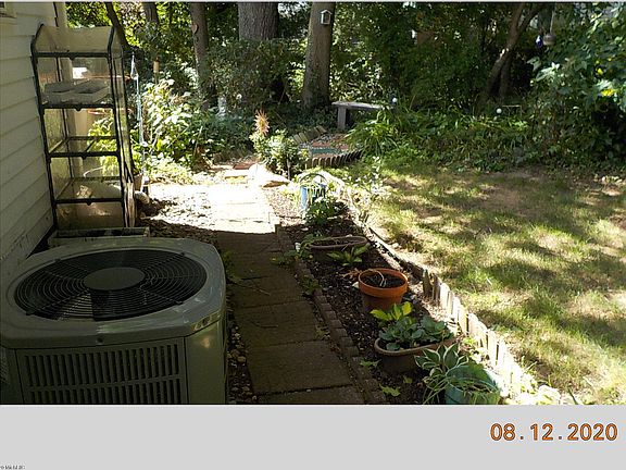 3rd image of 10194 Foxhollow Ct #17