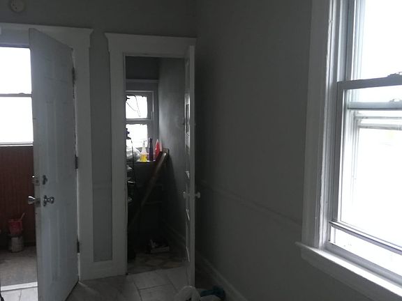 5th image of 2481 Faber St
