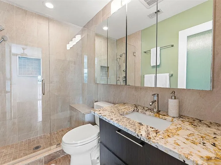 105 E Davis Blvd #B — Photo 24
