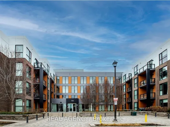 150 E Sabina Dr #304, Oakville, ON L6H 0W3
