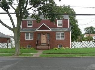 24 Church St, Elmwood Park, NJ 07407
