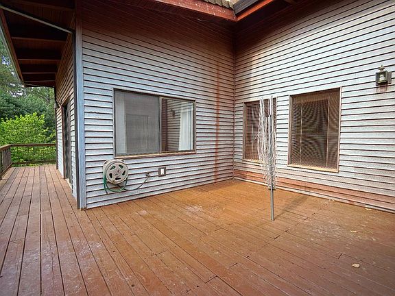 3rd image of 5641 Lago Ln