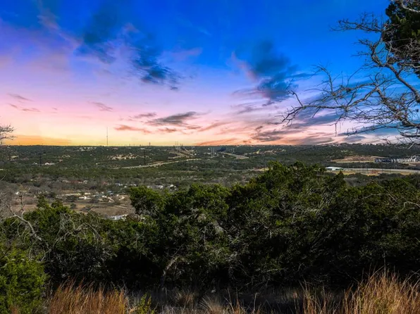 153 Center Oaks Ct, Kerrville, TX 78028