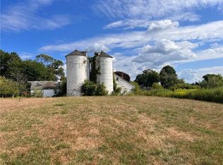 489 Hope Rd, Cranston, RI 02921