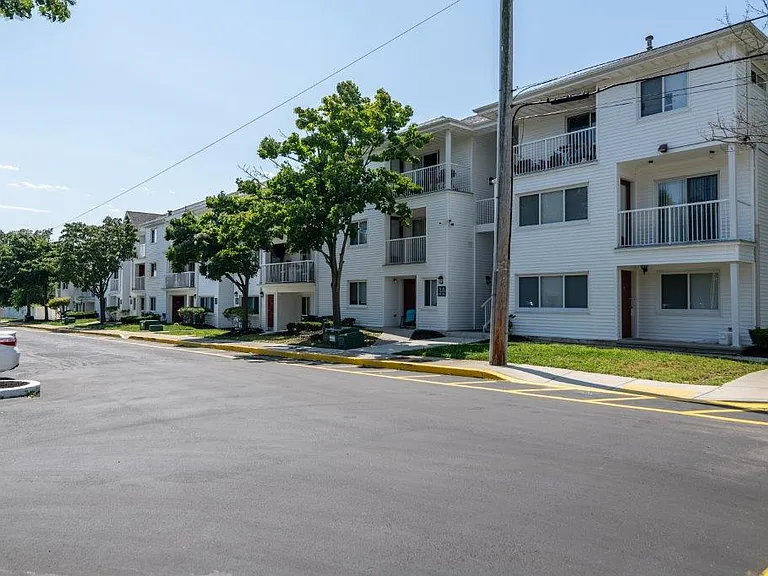 Seagrass Cove Apartment Homes — Photo 18