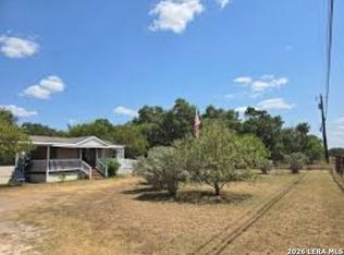 200 Iroquois Trl, Bandera, TX 78003