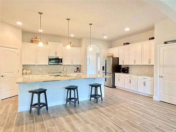 5th image of 305 Panacea Way