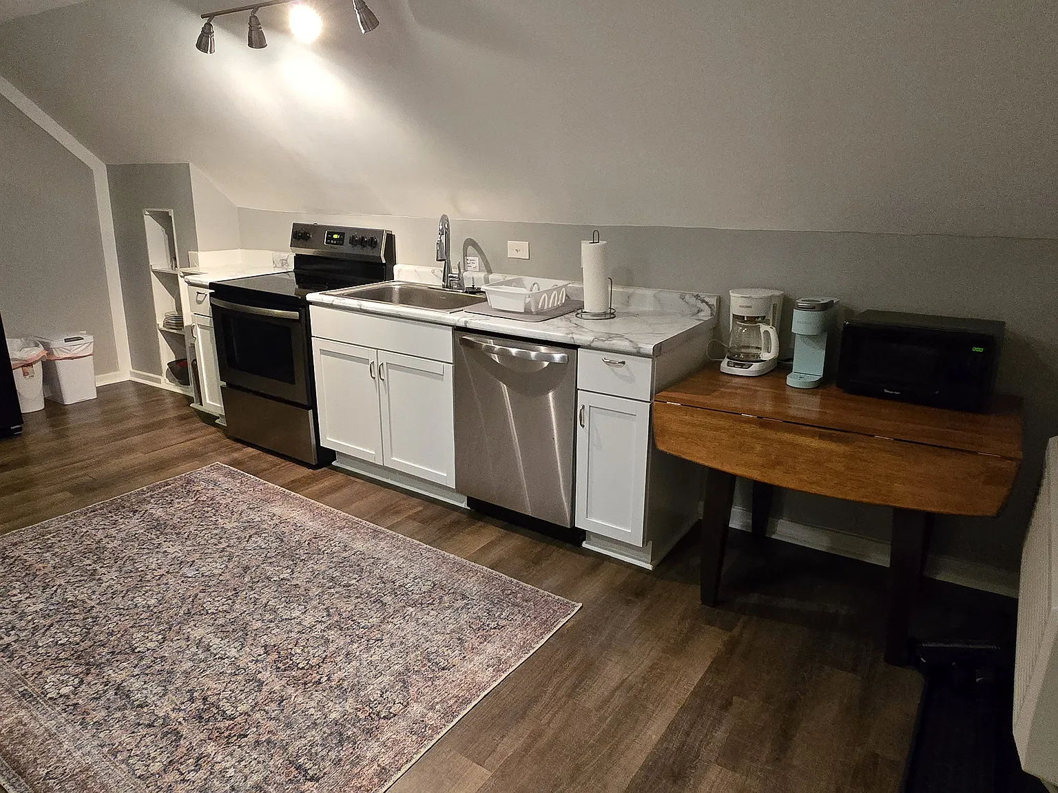 1 bed, 700 sqft, $1,050 — Photo 4