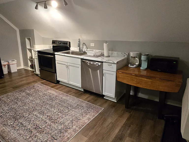 216 N Summit St #B — Photo 4