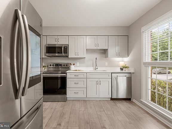 3rd image of 12710 Lockleven Ln
