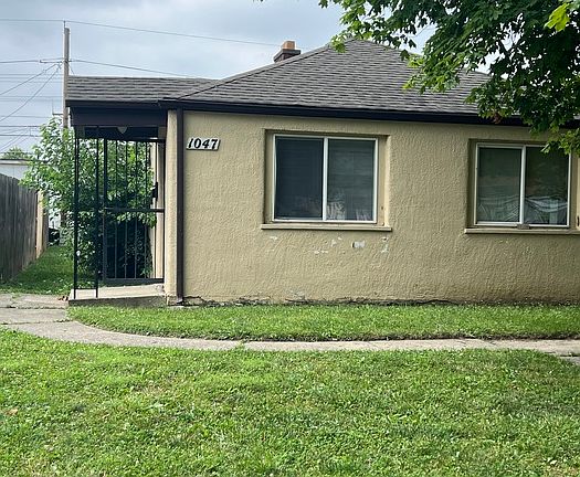 3rd image of 1047 Loretta Ave