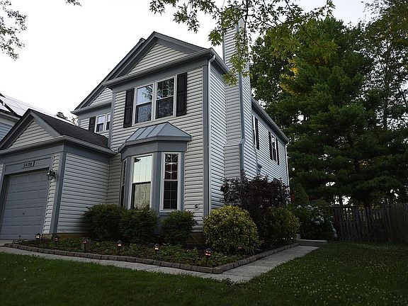 Exterior Front Right